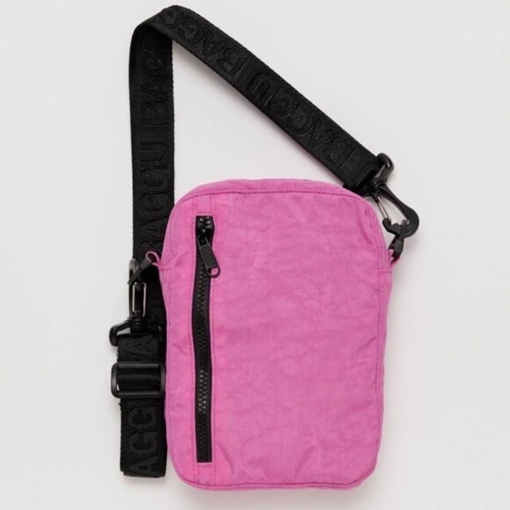 Baggu Sport Crossbody Bag in Extra Pink